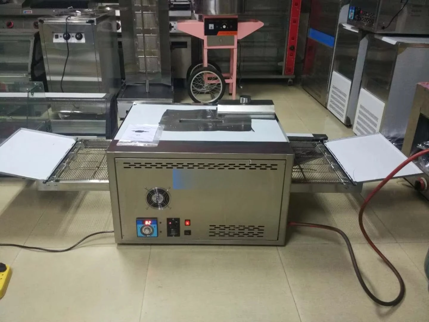 Dwupoziomowy gazowy piec konwe – Pizza Conveyor Oven recenzja i cena